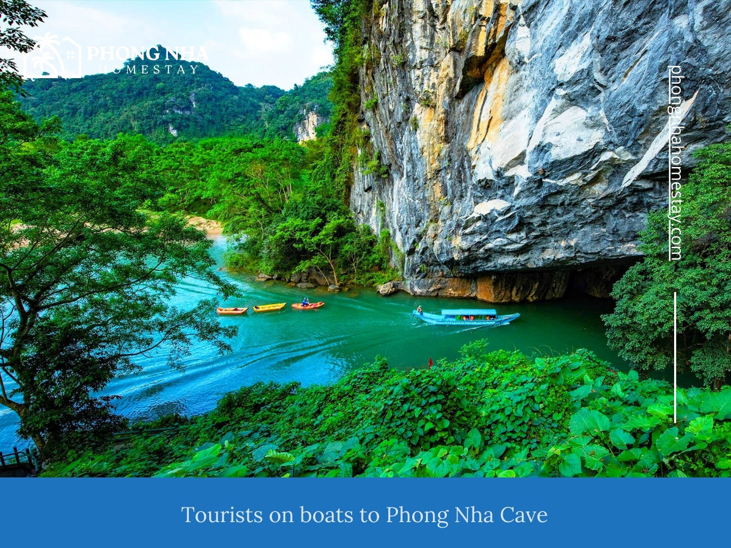 Tourists-on-boats-to-Phong-Nha-Cave
